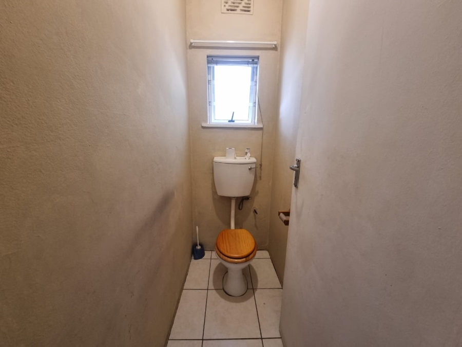 3 Bedroom Property for Sale in Oakdale Western Cape